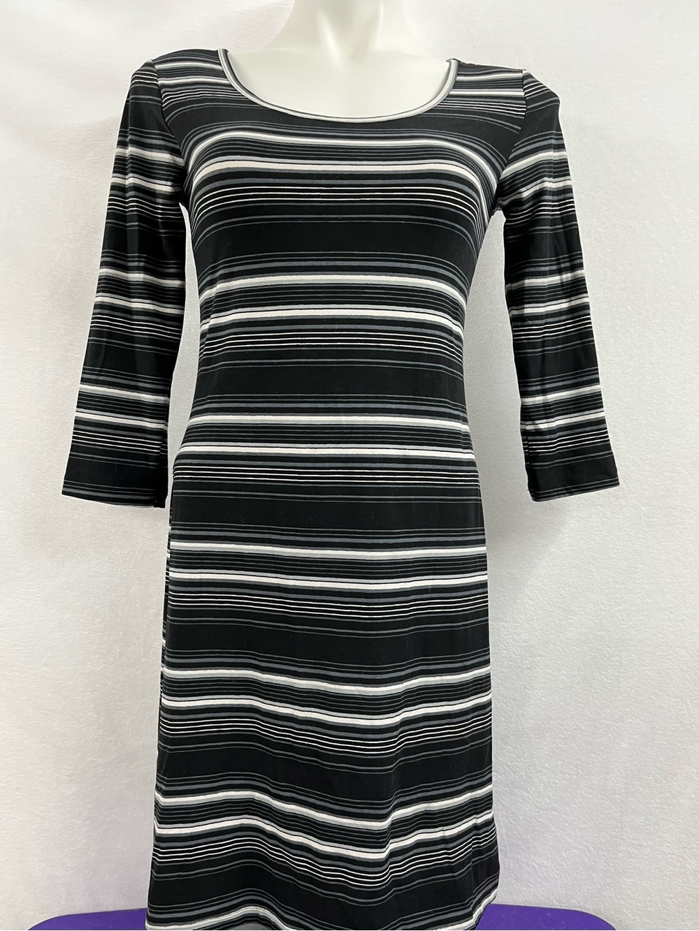 Mudd Black and White Striped Scoop-Neck Long Sleeve Midi Dress